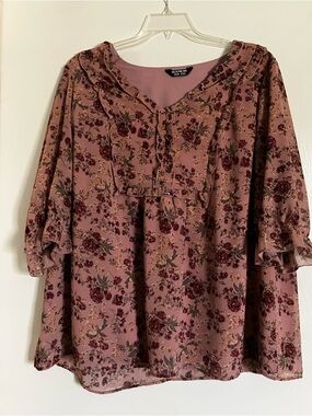 Eloquii Mauve Floral V-Neck Ruffle Peplum Blouse
